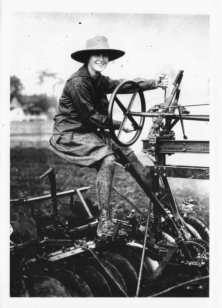 WW1 Land Worker Girl War Farmer Vassar College New York USA Photo Postcard