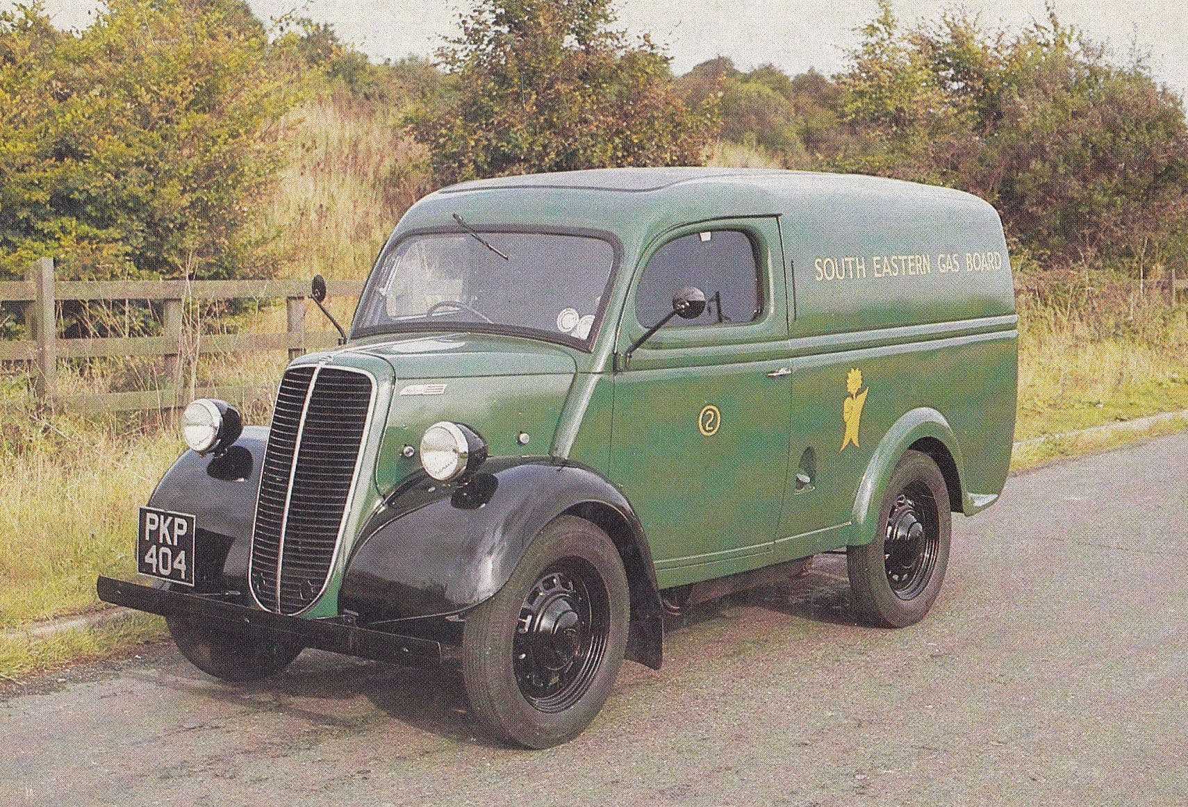 South Eastern Gas Board Van Vintage Postcard