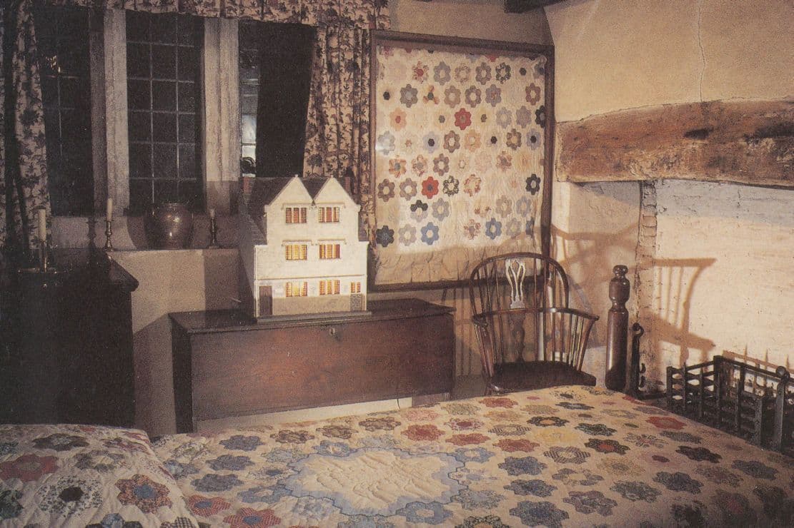 17th Century House Weymouth Old Bedroom Dolls House Dorset Postcard