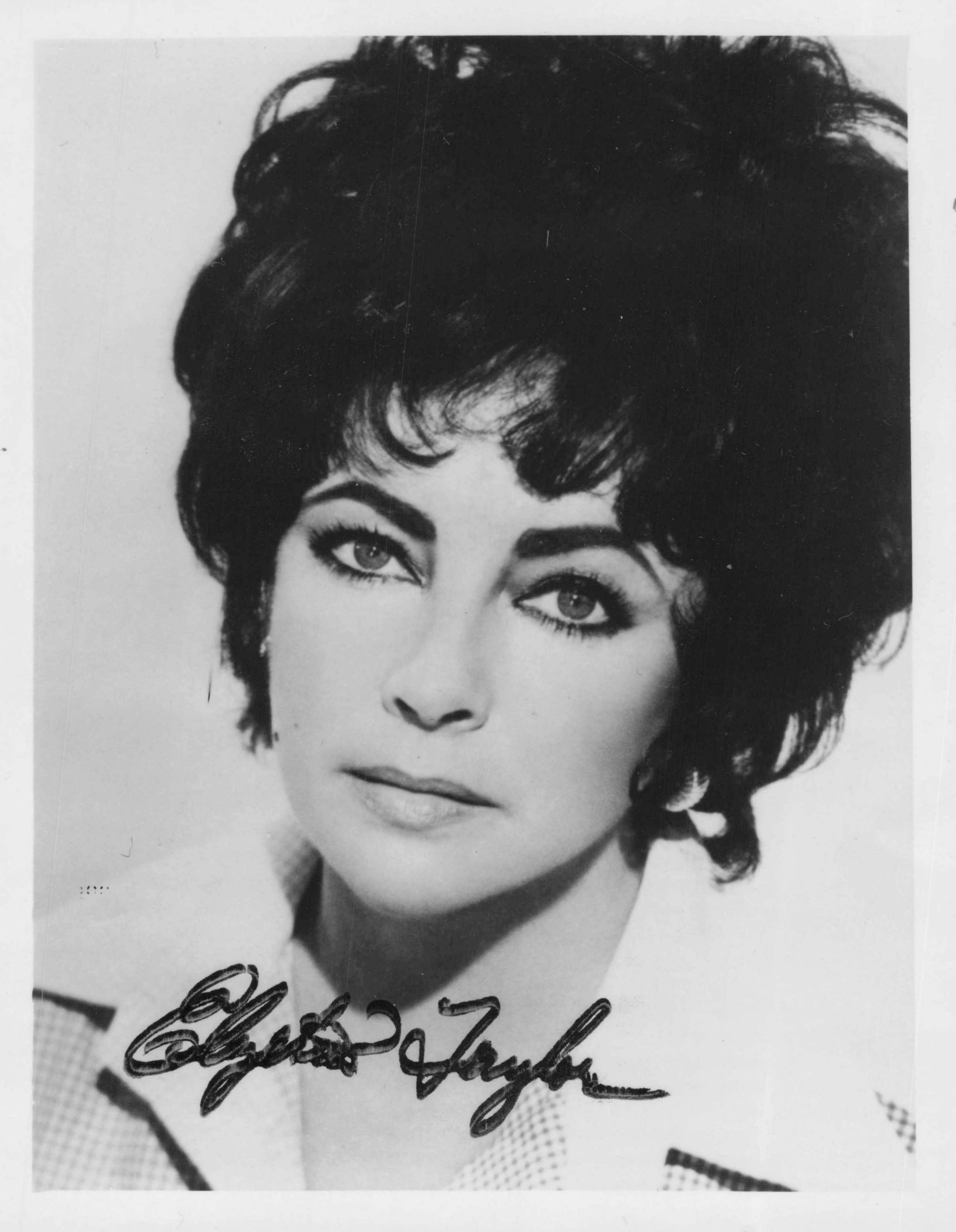 Elizabeth Taylor Film Actress Vintage Hand Signed Photo