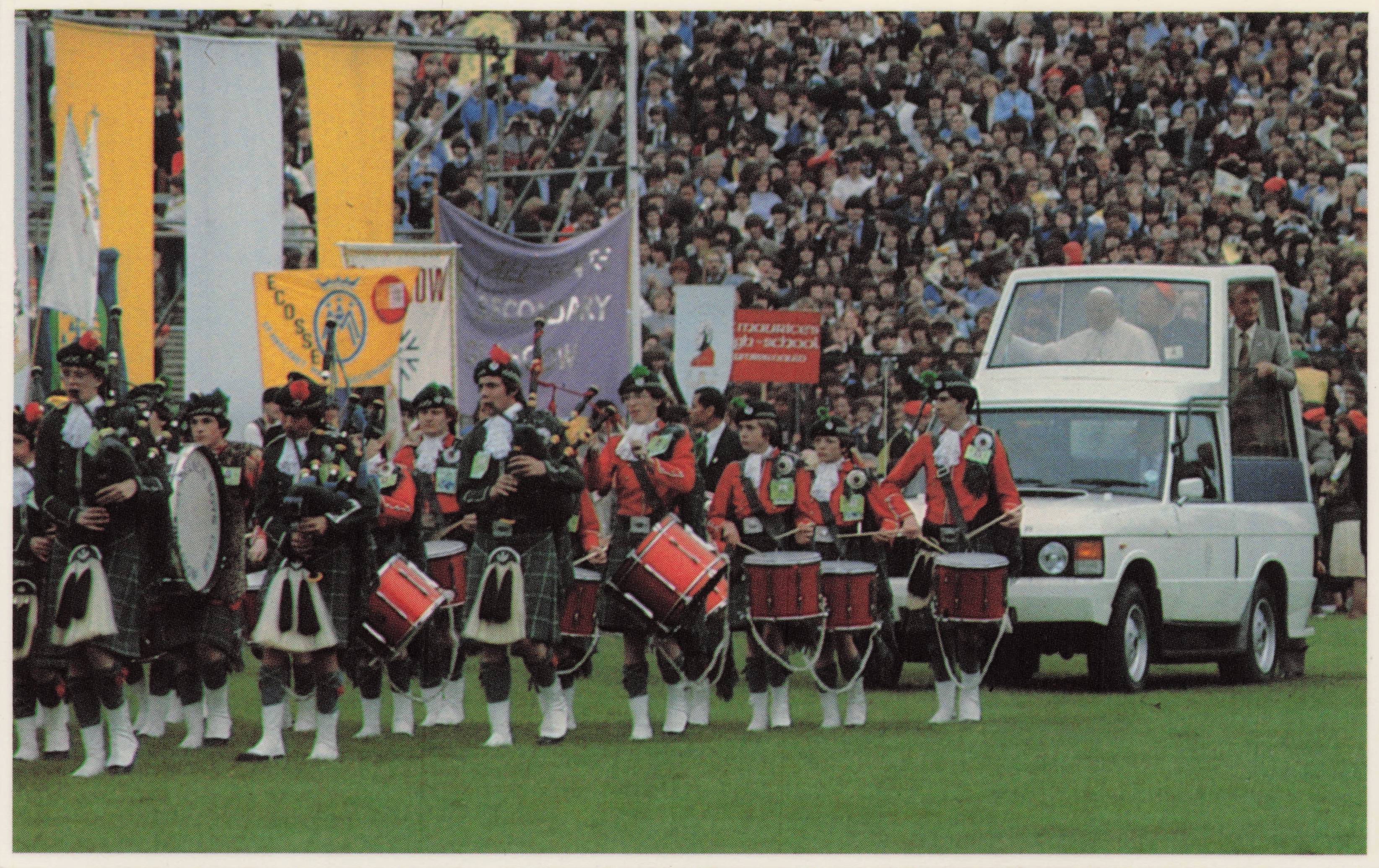 Edinburgh Murrayfield Scottish Pipers Pope John Paul II 1982 UK Visit Postcard