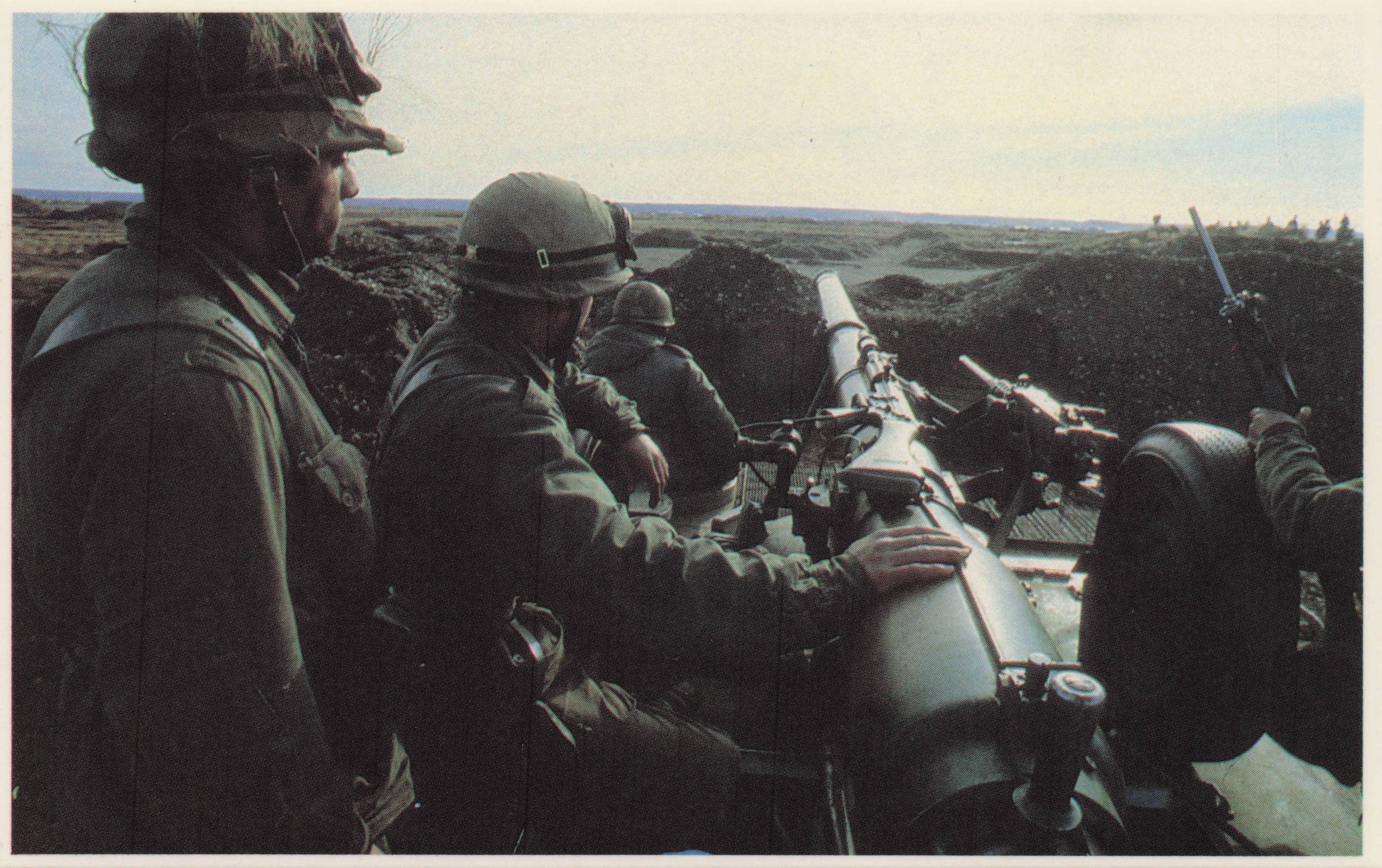 Falklands War Argentine Self Propelled Army Gun Readies Military Postcard