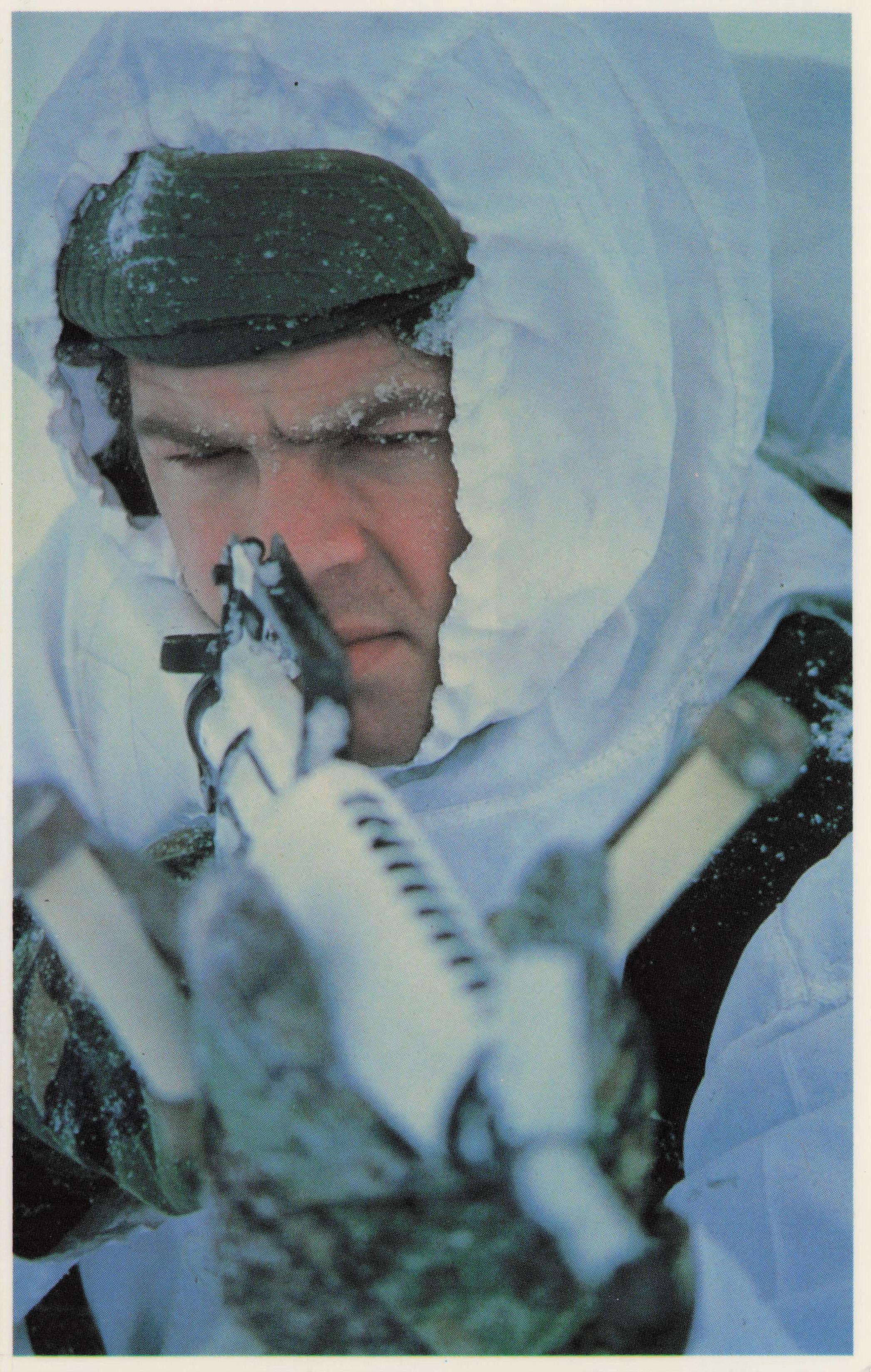 Falklands War Sniper Aims Gun Barrel British Infantry Weapon Military Postcard