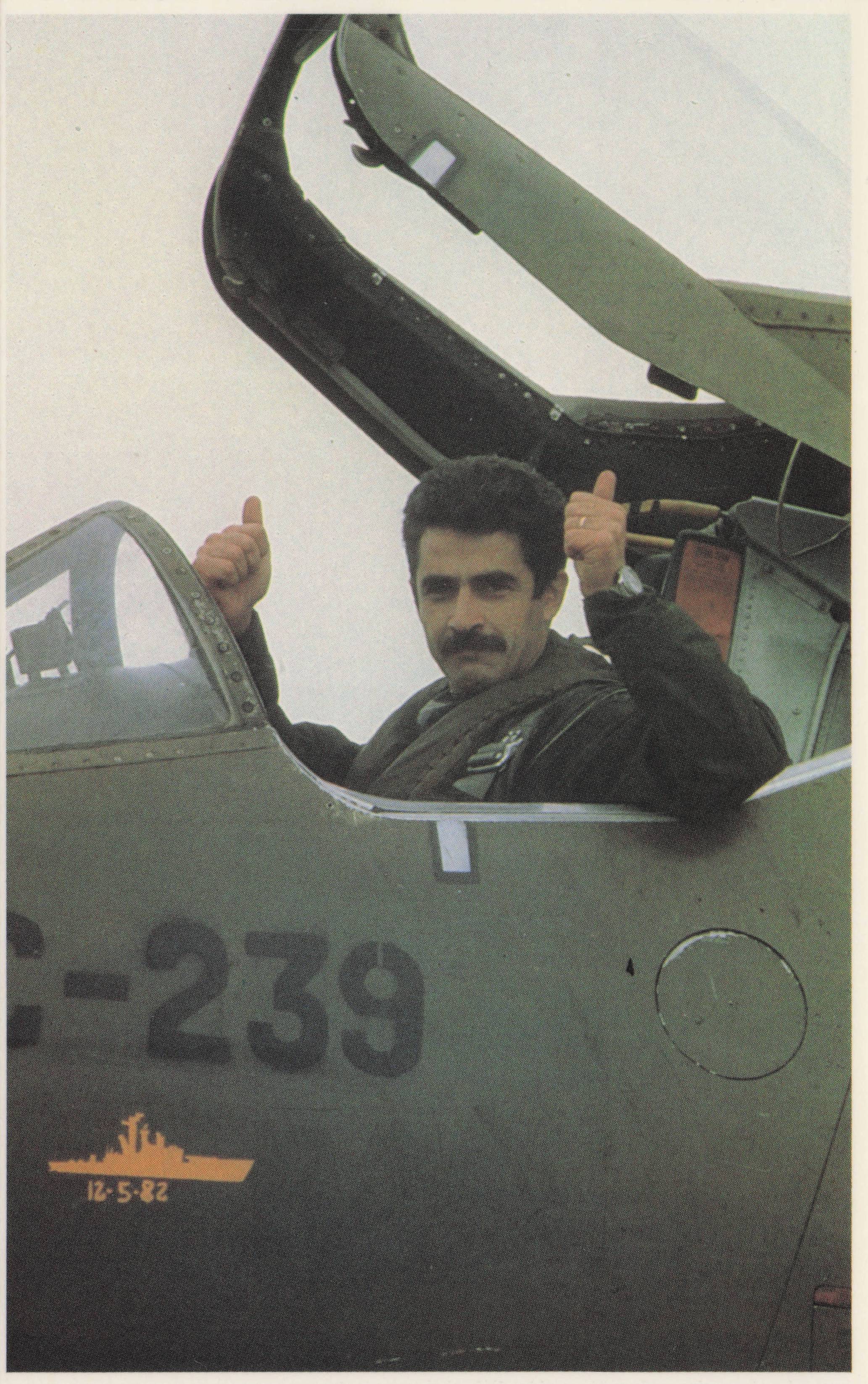 Falklands War Accredited Attack Argentine Fighter Jet Plane Military Postcard