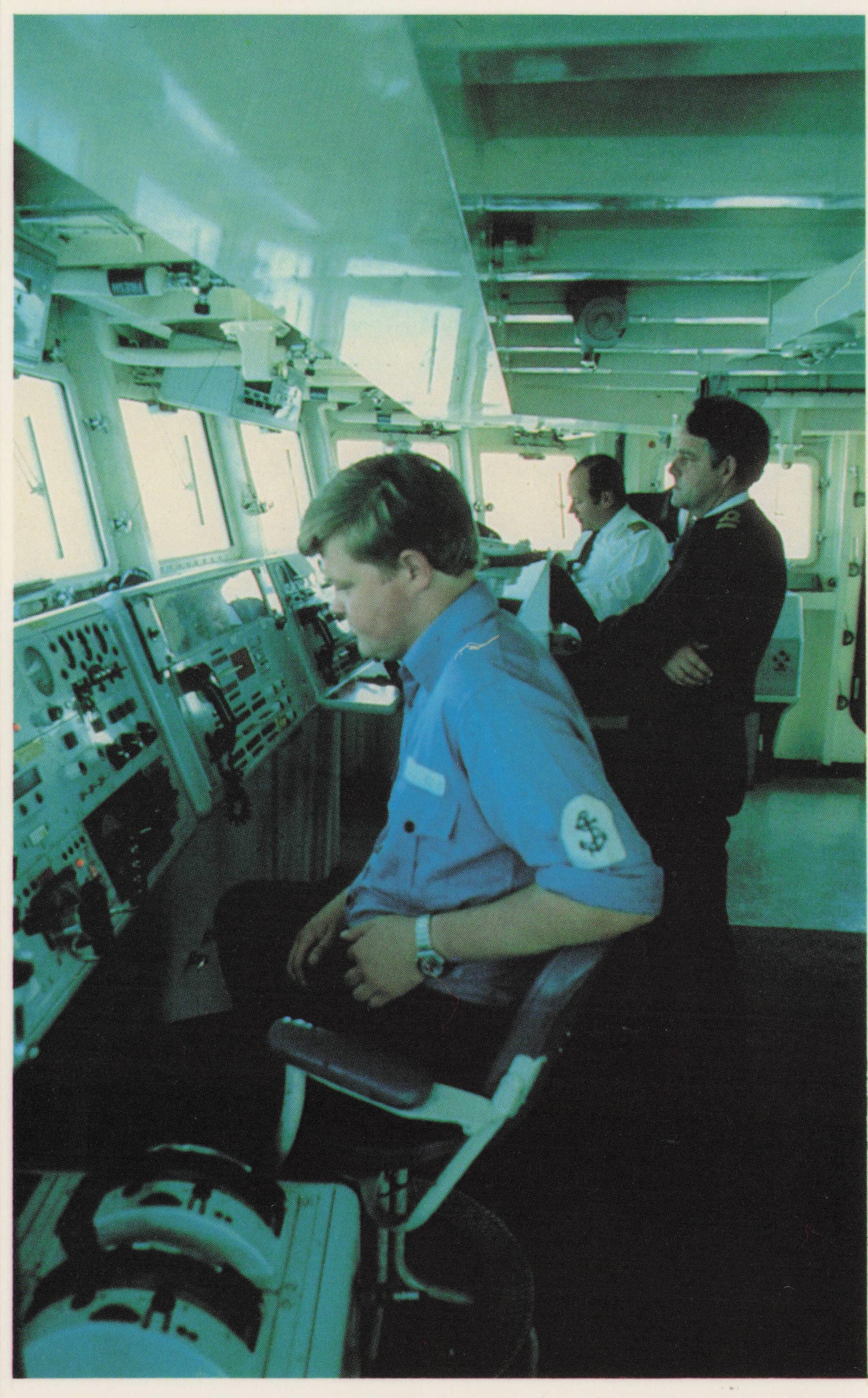 Falklands War Bridge HMS Sheffield Destroyer Royal Navy Fleet Military Postcard