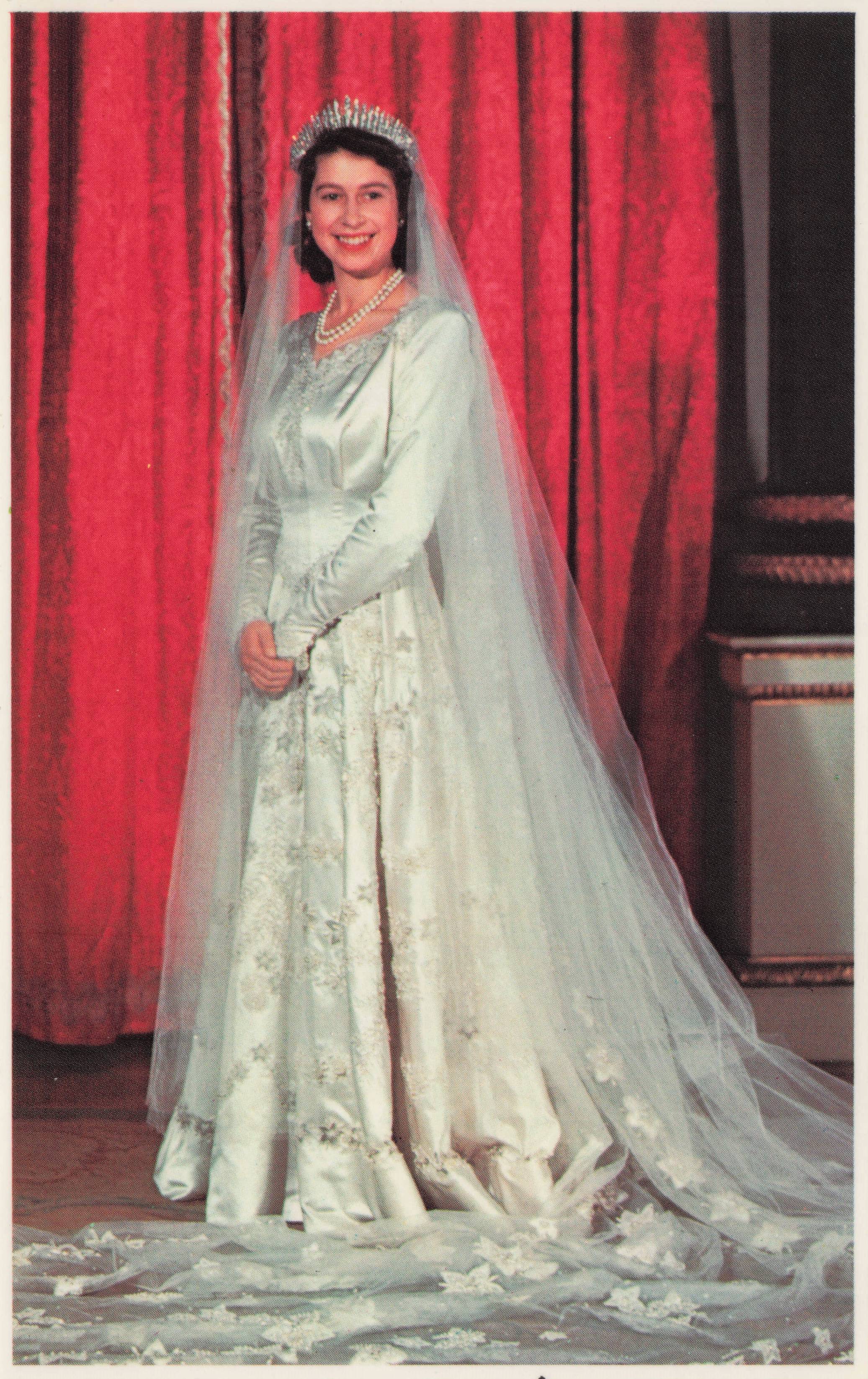 Westminster Abbey Royal Wedding Portrait 1947 Queen Elizabeth II Rare Postcard