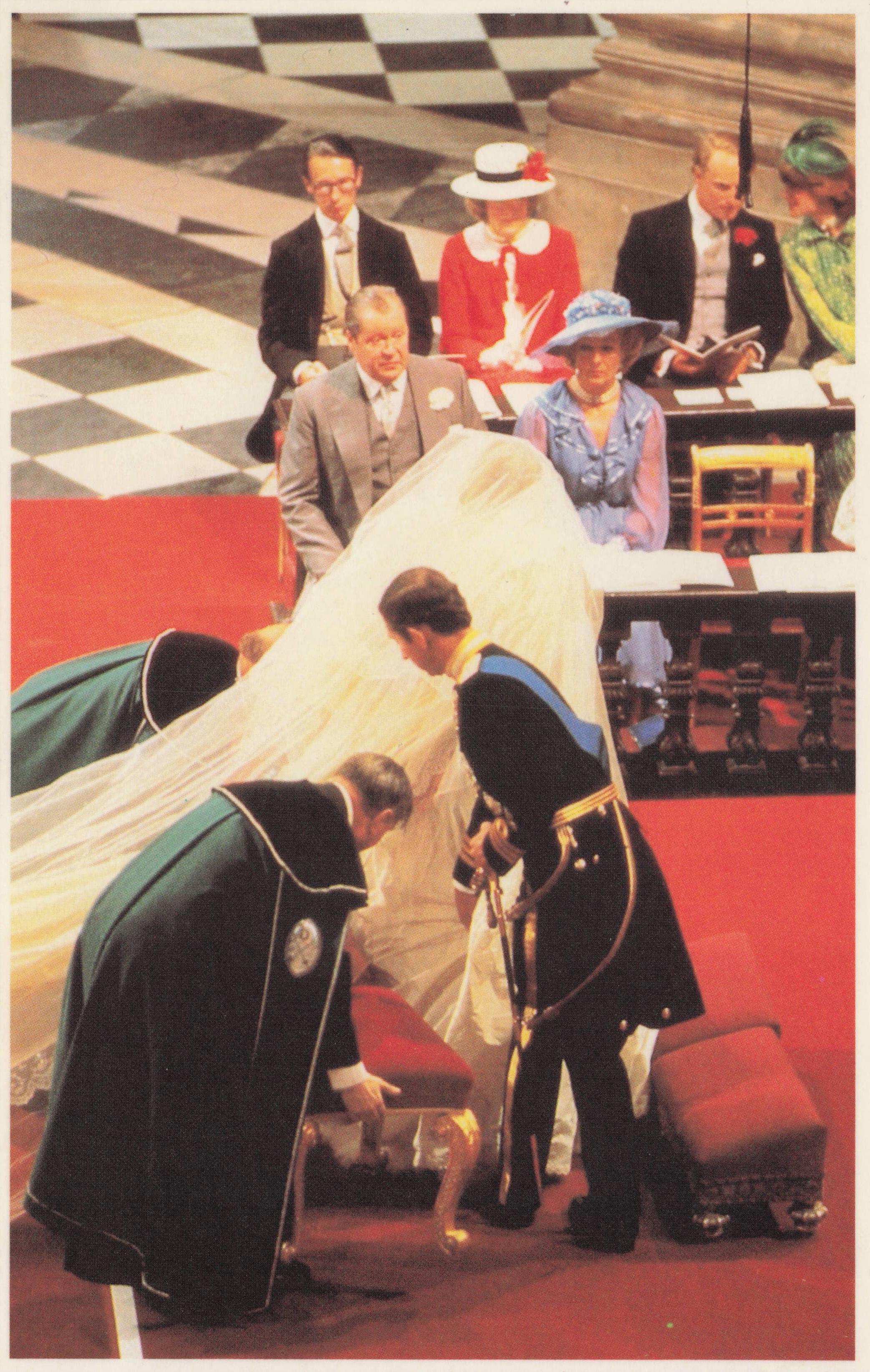 Cathedral Seating Bride Prince Charles Princess Diana Royal Wedding 1981 Postcard