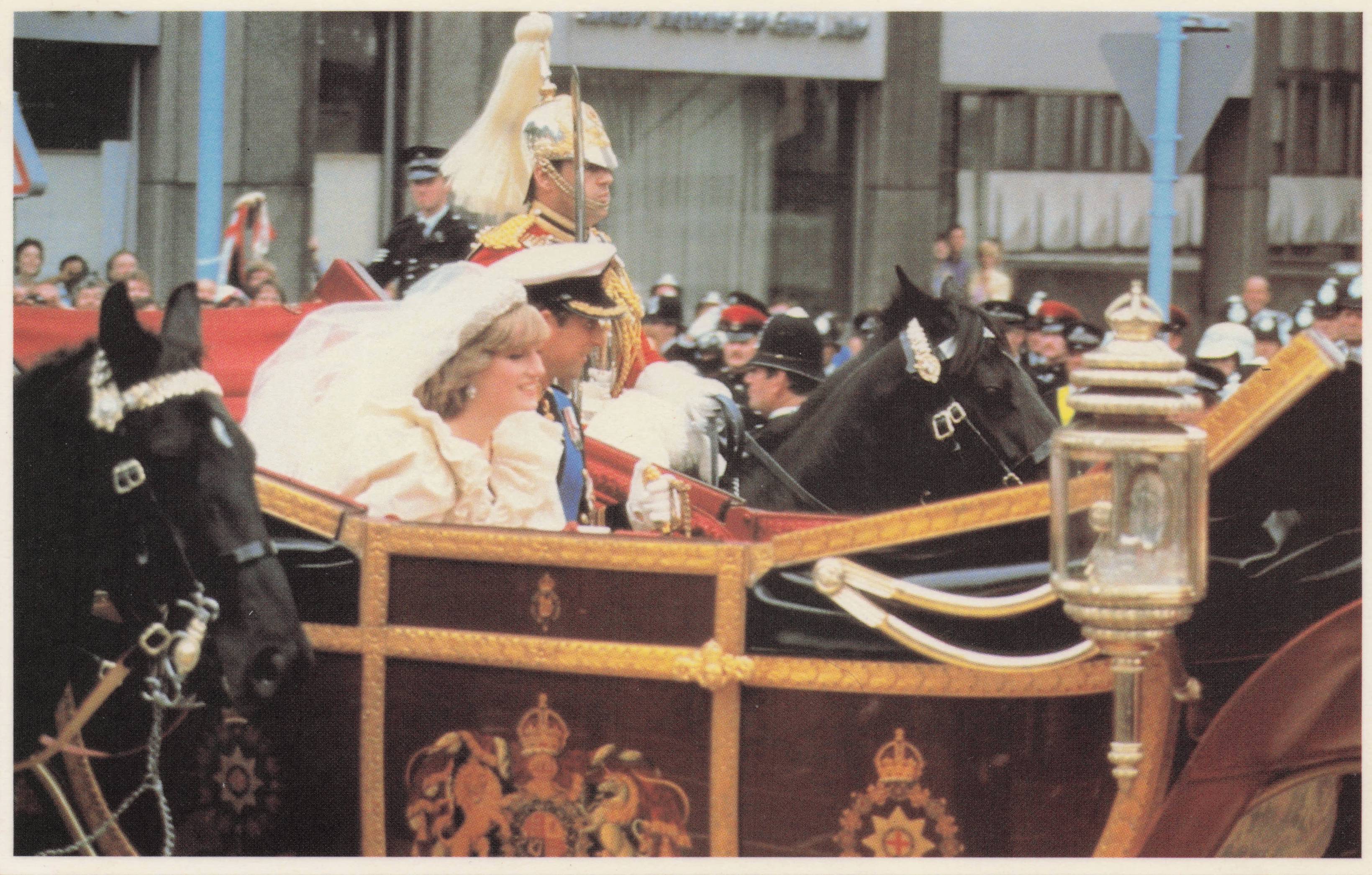 Landau Open Carriage London Procession Transport Royal Wedding 1981 Postcard