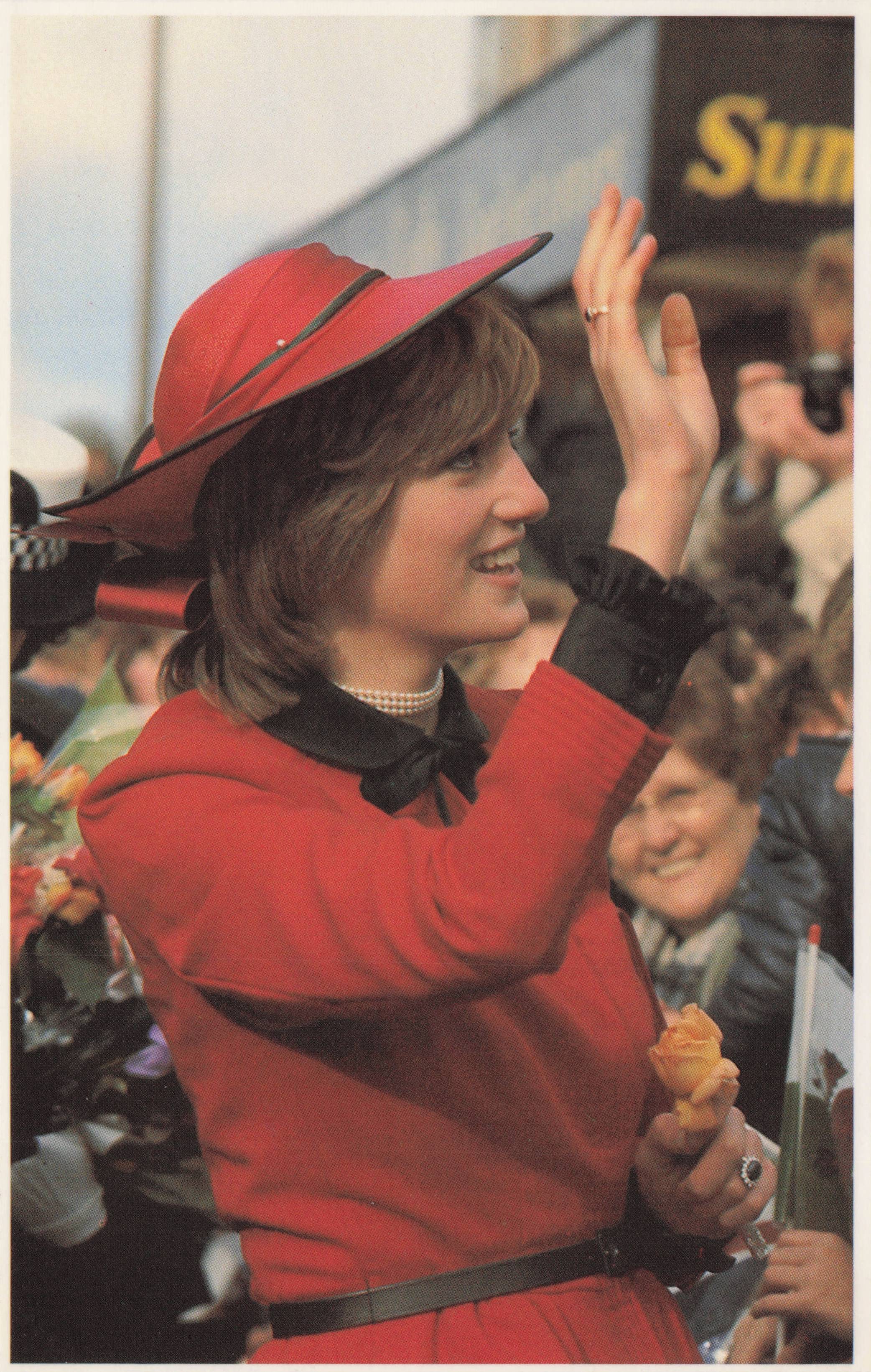 Caernarfon Wales Princess Diana Waving Tour Visit Royal Wedding 1981 Postcard