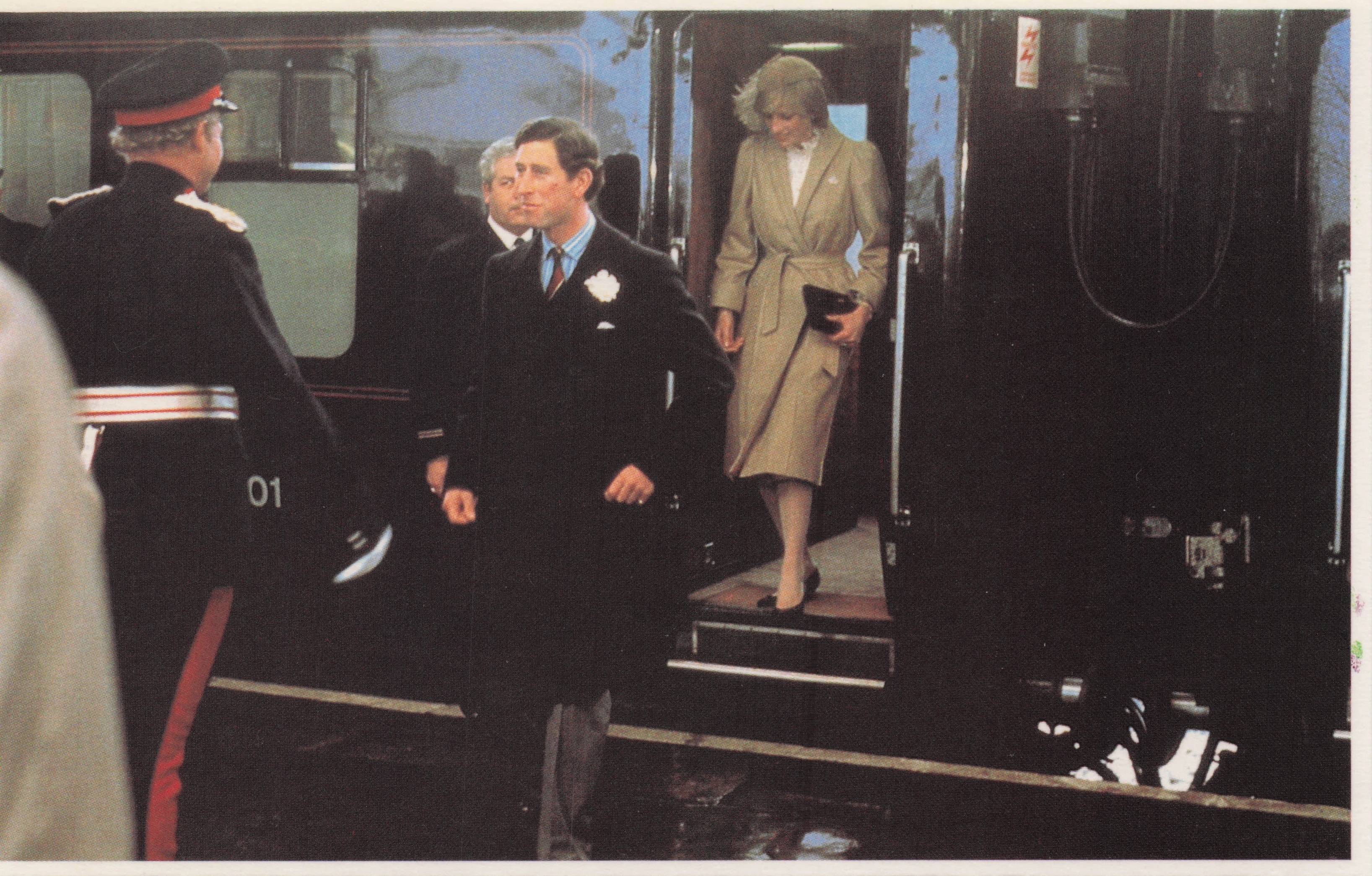 Station Platform Arrival Prince Charles Princess Diana Royal Train 1981 Postcard