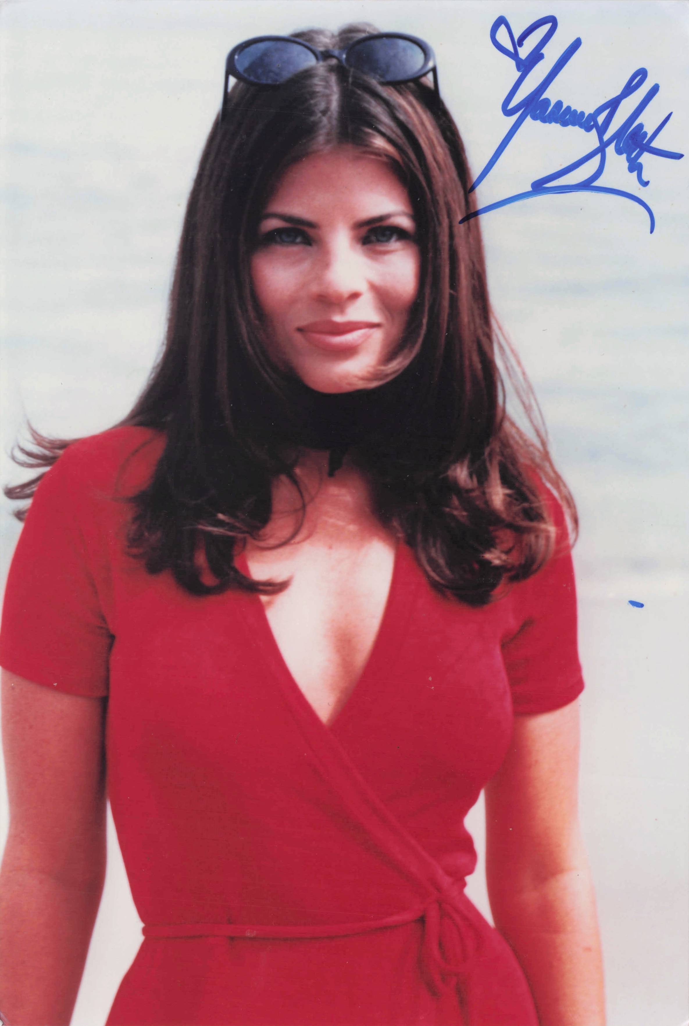 Yasmin Bleeth Baywatch Ryan's Hope Titans & Model Sexy Hand Signed Photo