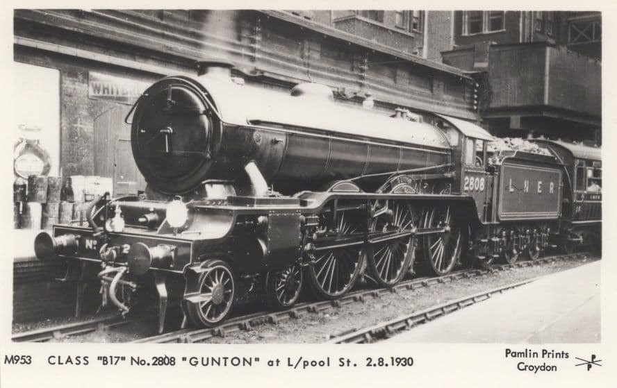 2808 Gunton Train at Liverpool Street Station 1930 Postcard