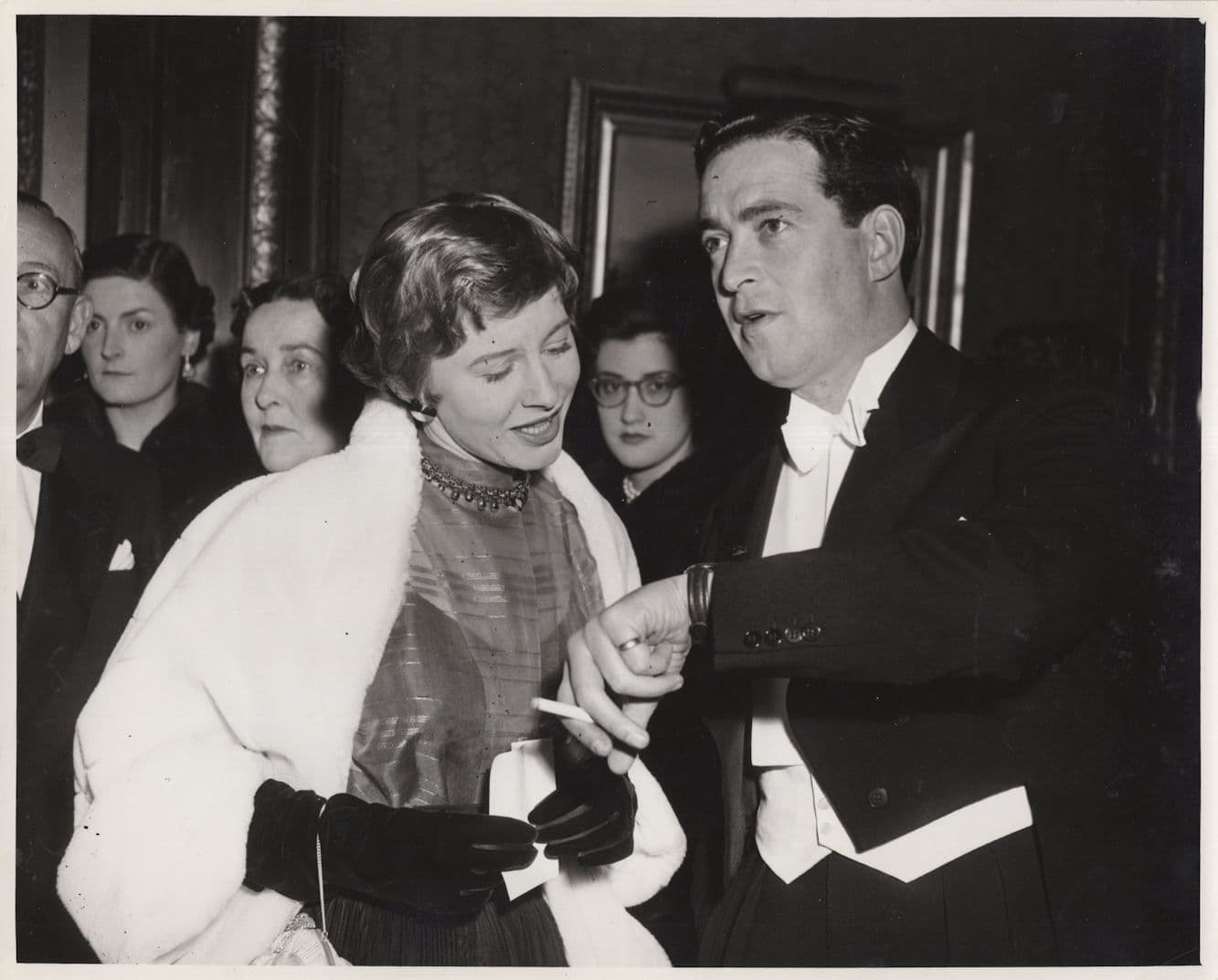 John & Mrs Gregson at Beau Brummell 1954 Film Premiere Press Photo