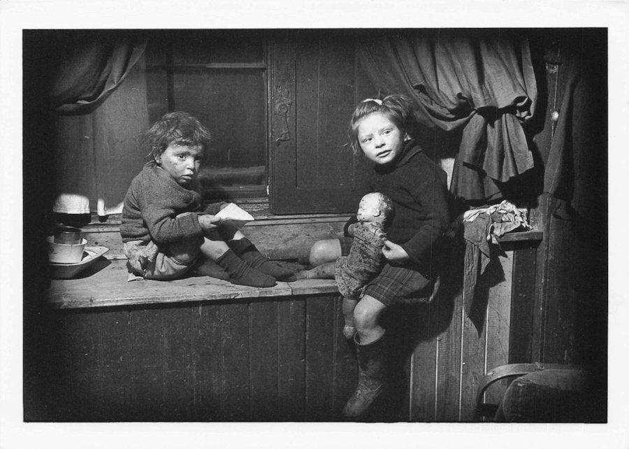 Scotland Post War Slum Child Poverty Town Overcrowding Gorbals Photo Postcard