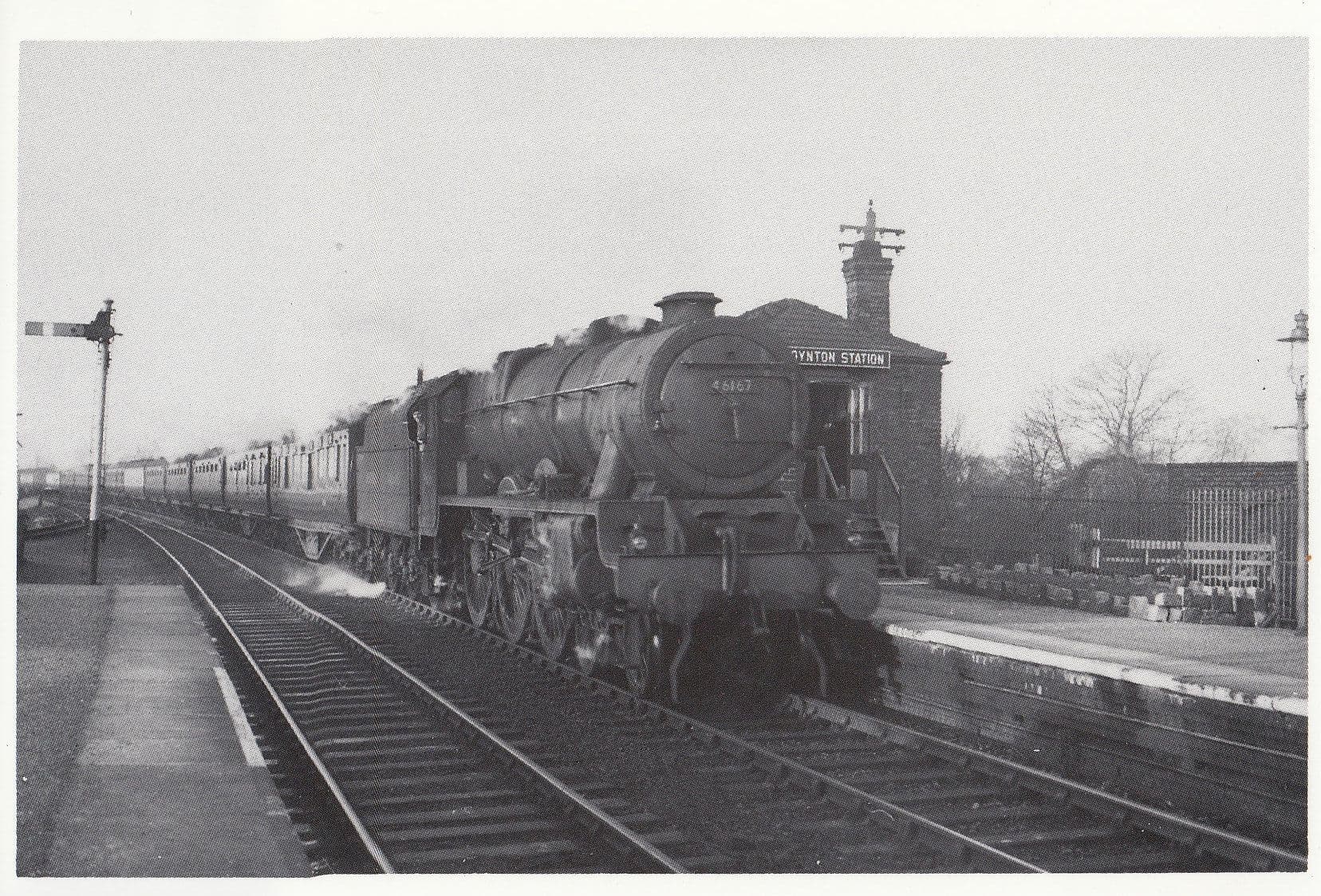 LMS Royal Scot Class 4-6-0 Train 46167 at Poynton Station in1949 Postcard