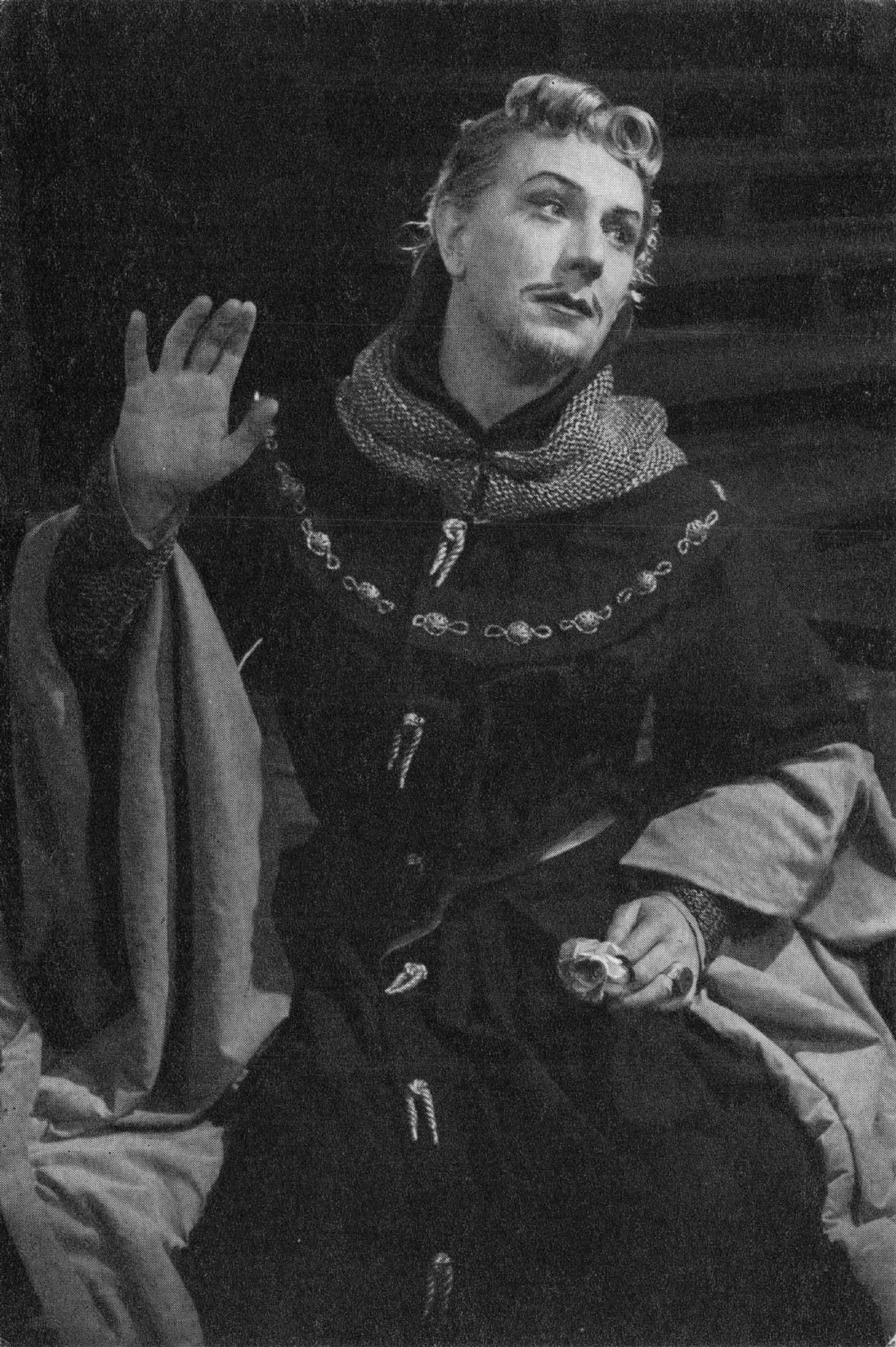 Michael Redgrave as King Richard III Shakespeare Play Postcard