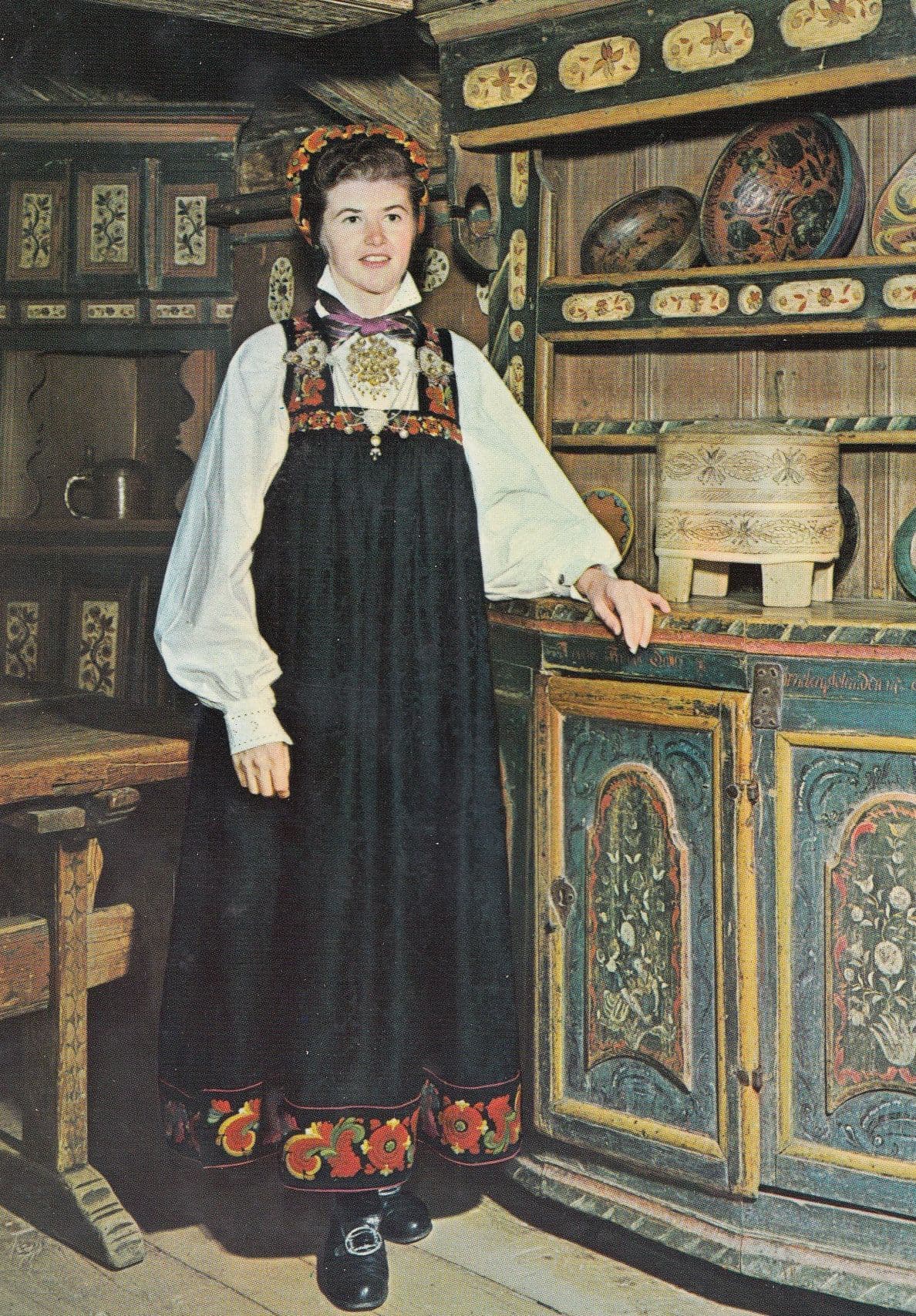 Norway Norge Hallingdal Local Fashion Costume Vintage Postcard