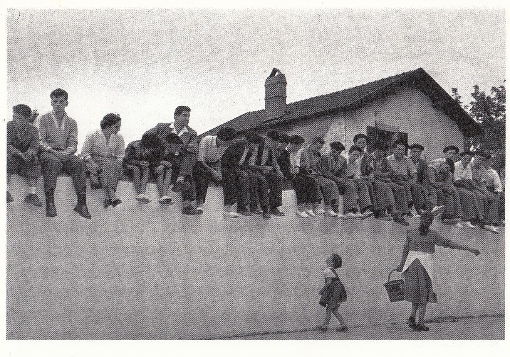 Robert Capa Biarritz 1950s French Children On Wall Photo Postcard