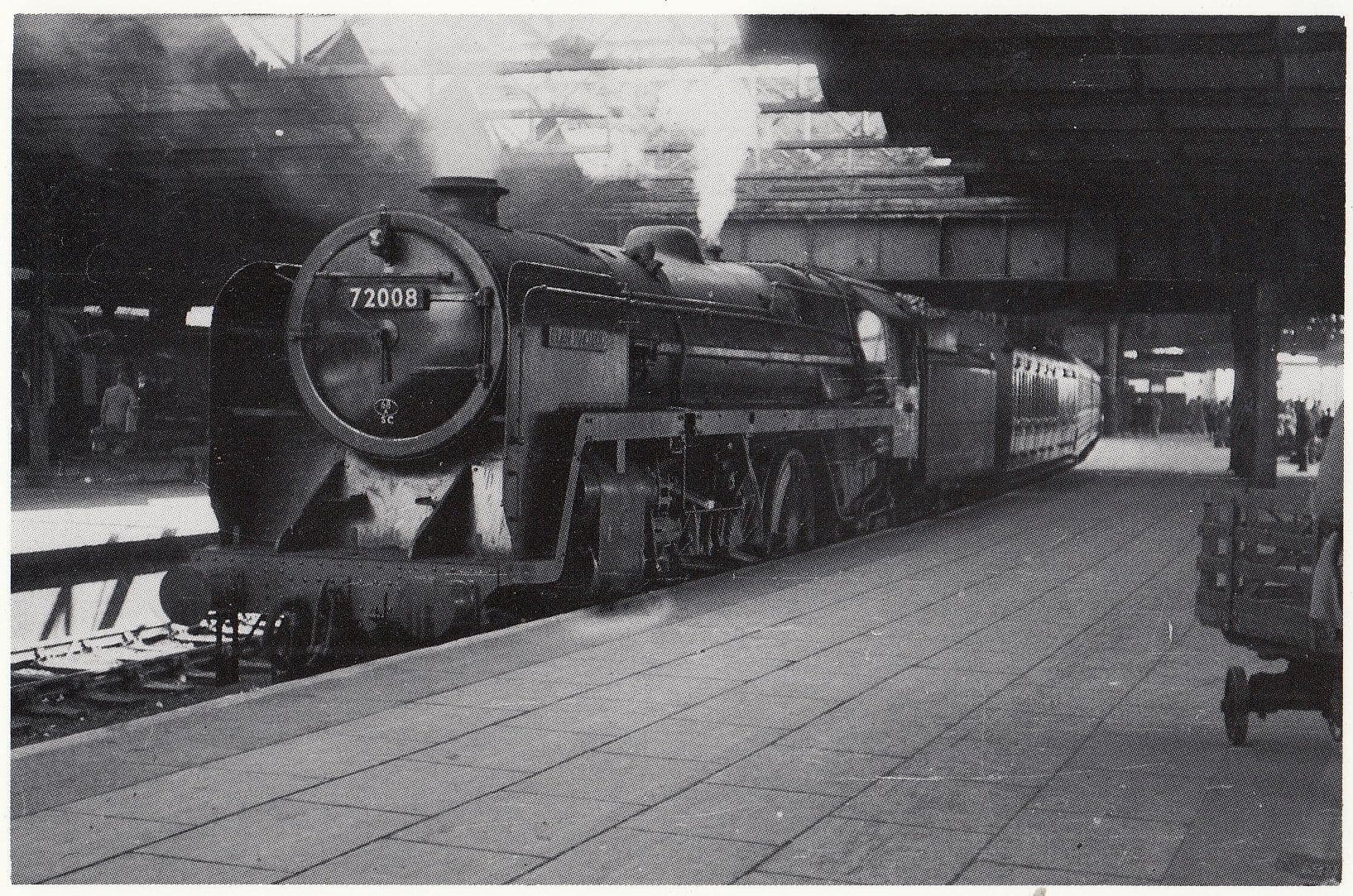 Crewe 72008 Train Clan MacLeod Departs For Glasgow Station in 1955 Postcard