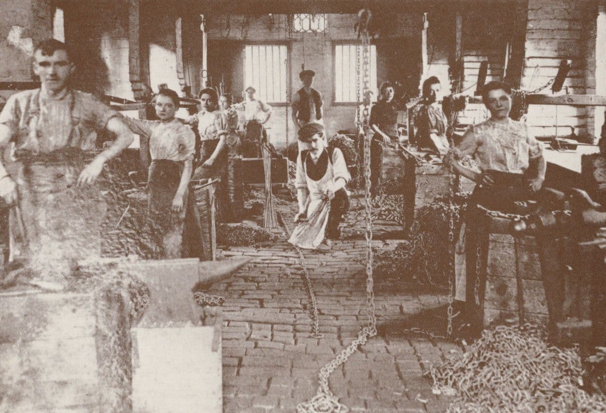 Antique Cradley Heath Chainmakers Worcester Crafts Photo Postcard