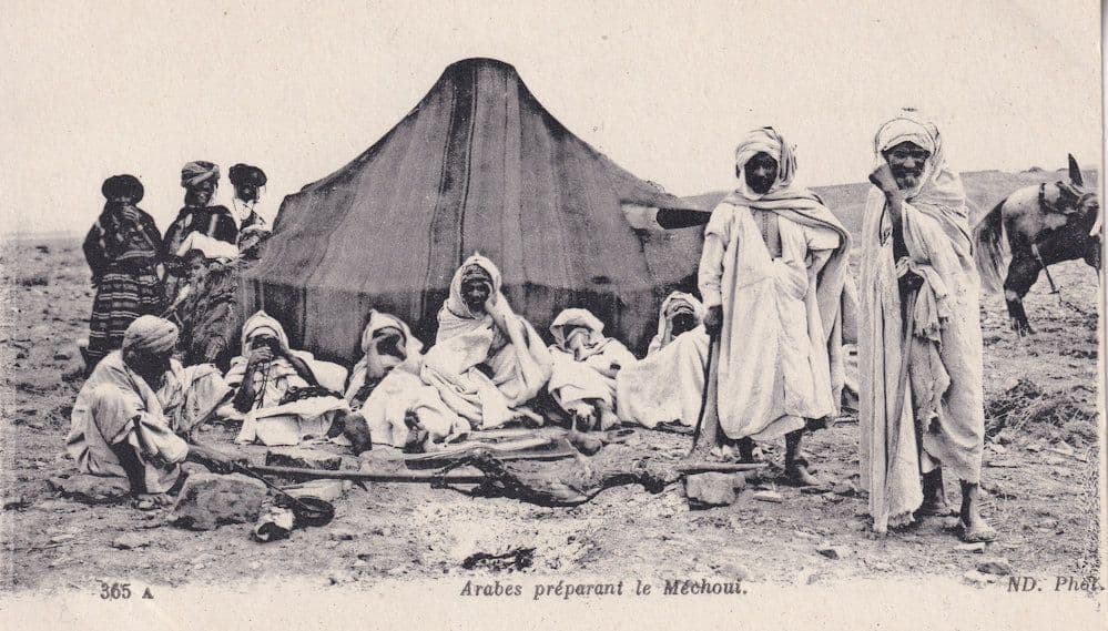 Arabes Preparant le Mechoui Customs Vintage Algeria Postcard
