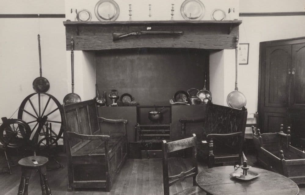 Bangor Welsh Museum Of Antiques Farm Kitchen Old RPC Postcard