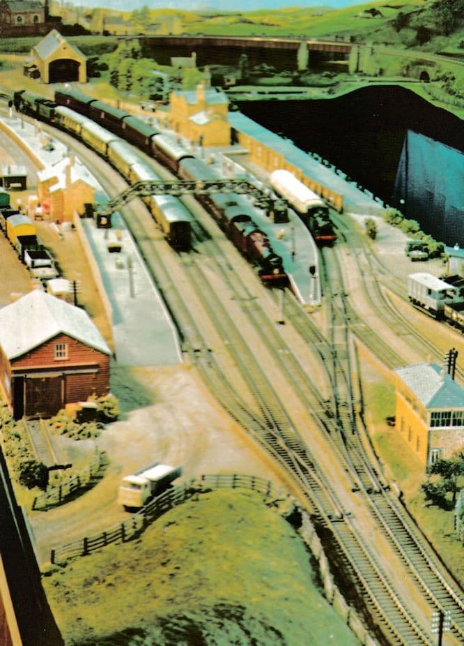 Beer Modelrama Model Railway Loft Conversation Train Postcard