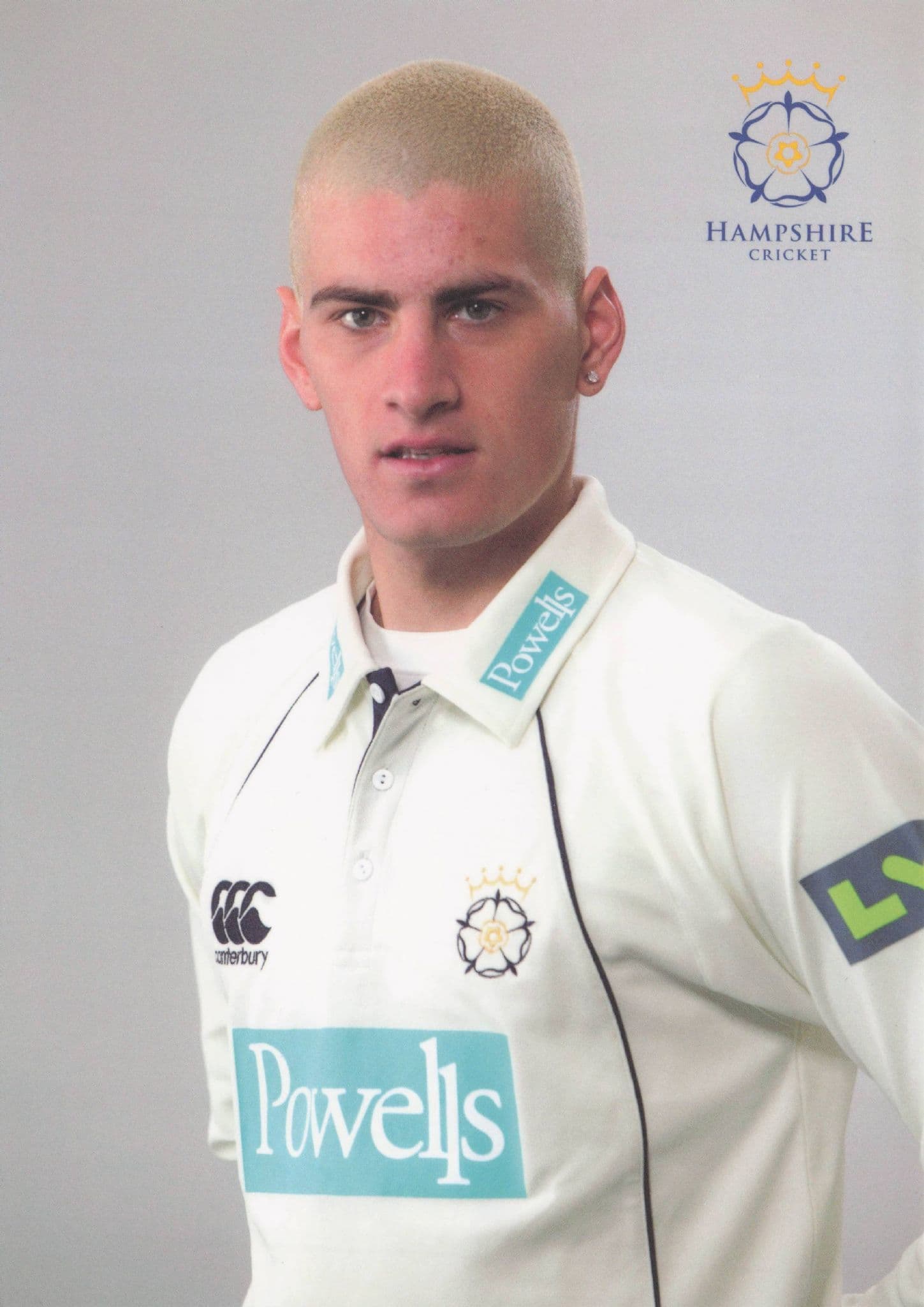 Benny Howell Hampshire Cricket Team Player Rose Bowl 2008 Postcard