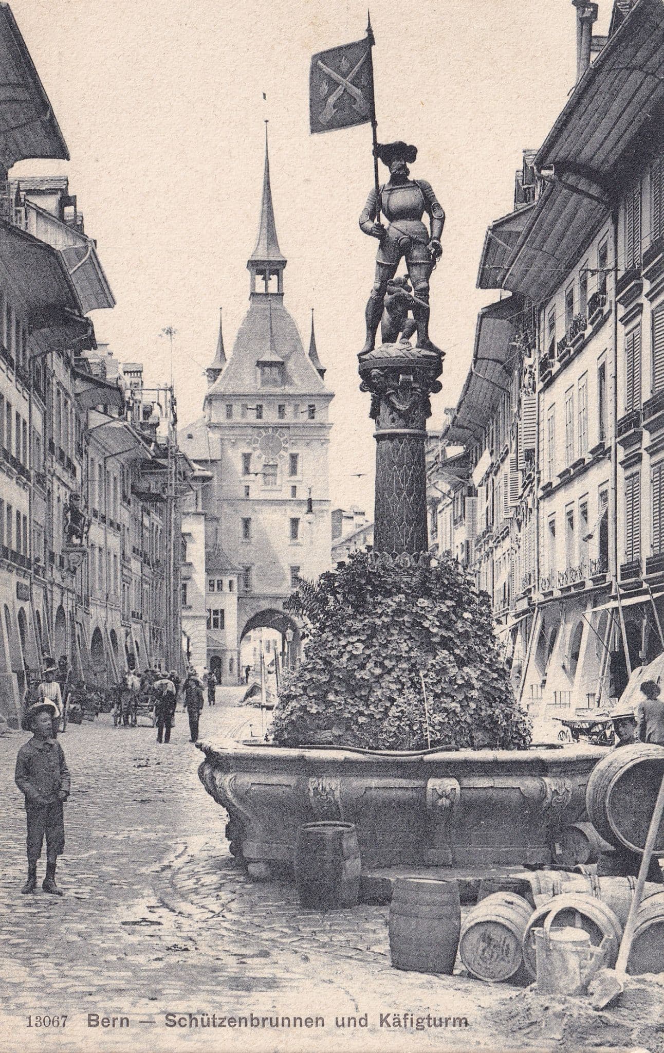 Bern Marktgasse Schutzenbrunnen Antique Postcard
