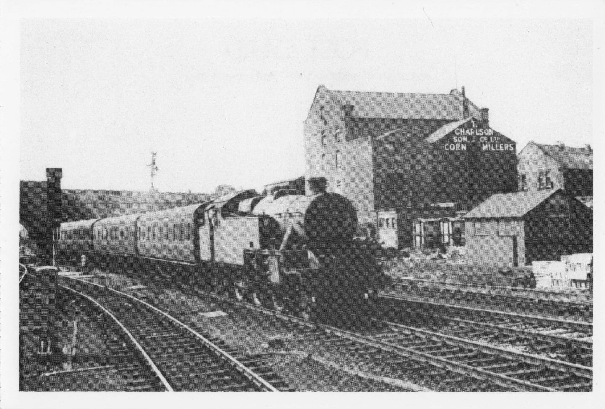 Bolton to Liverpool 42426 Train at Wallgate Station Lancs Railway Postcard
