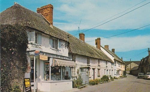 Burton Bradstock Dorset Royal Mail Post Office Postcard Mint