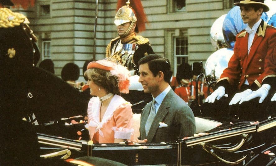 Charles & Diana Royal Wedding Leave Buckingham Palace Postcard