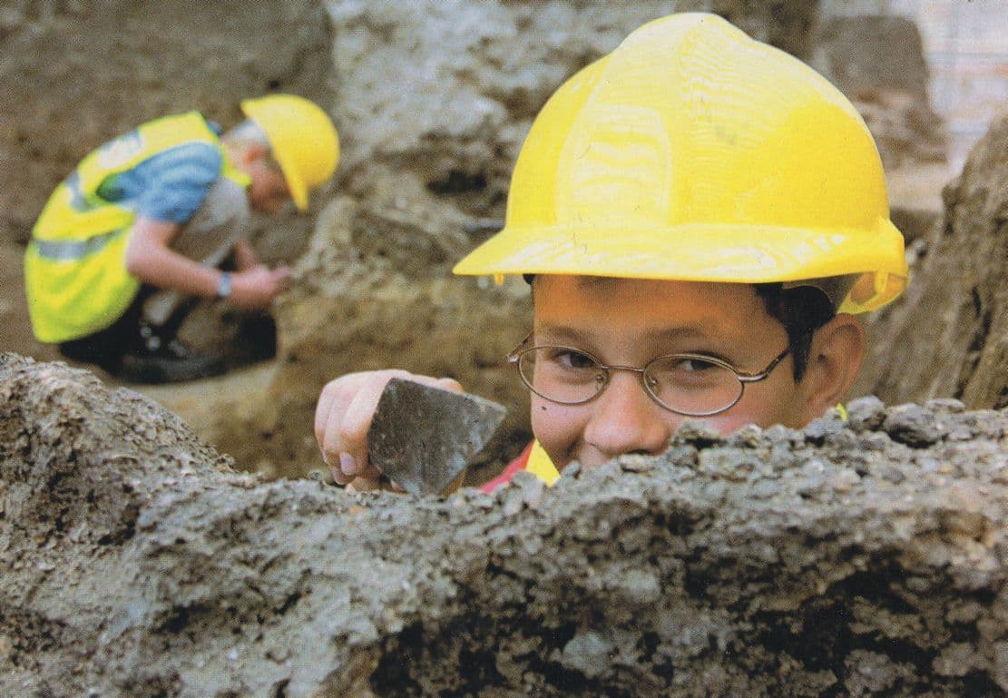 Children Miner Archaelogist Digging London Museum Postcard