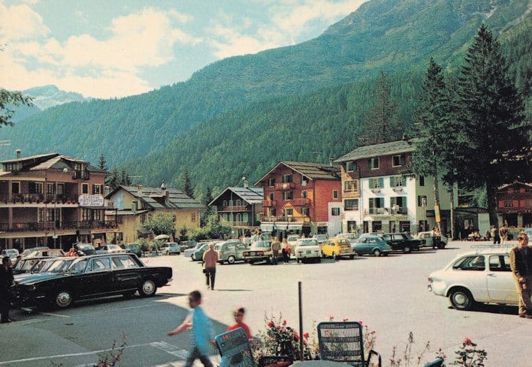 Children Rushing at Macugnaga Restaurant Dufour Italy Postcard