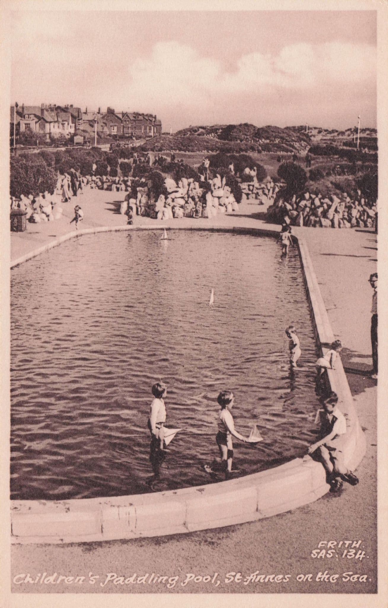 Children's Paddling Pool St Anne's On The Sea Lancs Old Postcard