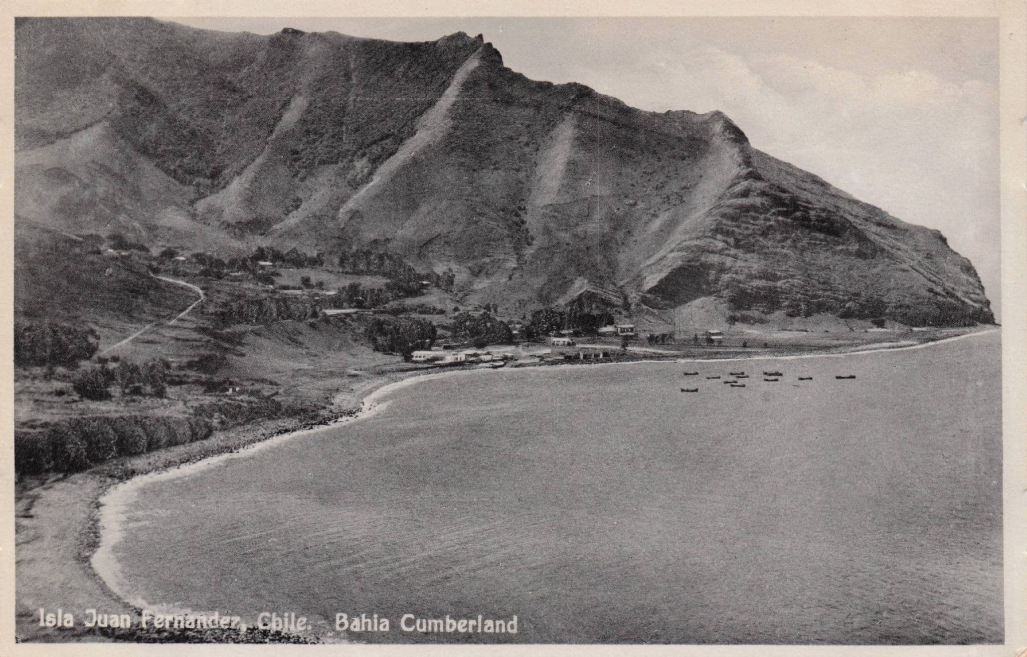 Chile Juan Fernandez Bahia Cumberland Robinson Crusoe's Island Old Postcard