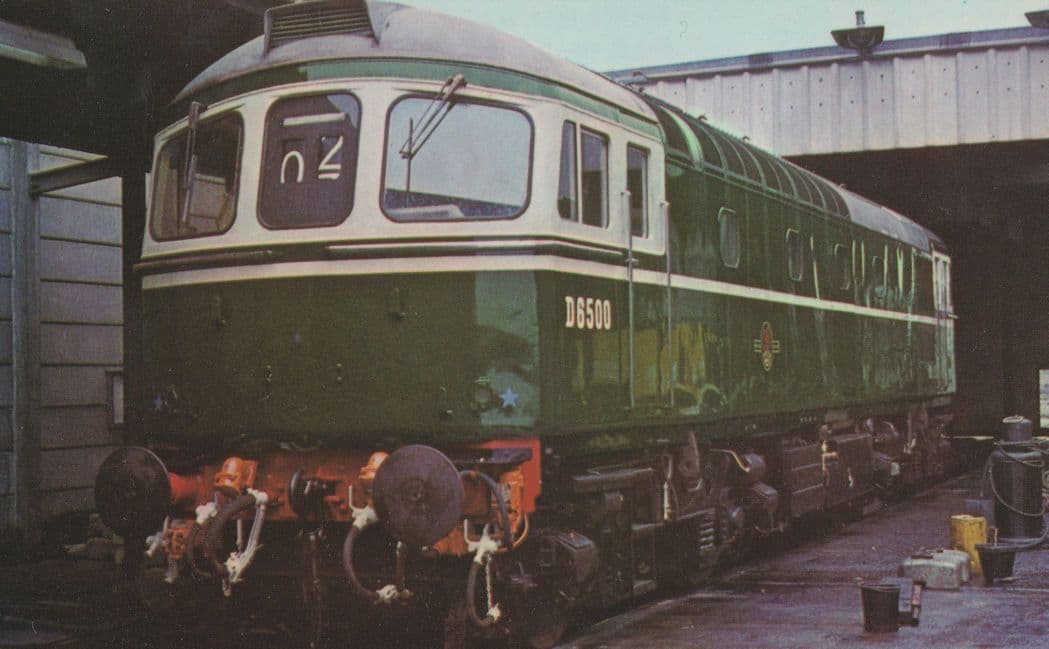 Class 33 Train no 33001 at Eastleigh Railway Station 1966 Postcard