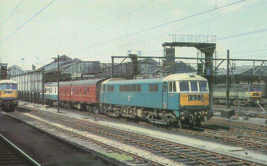 Class 86 E3109 Train at Crewe Railway Station in 1967 Postcard