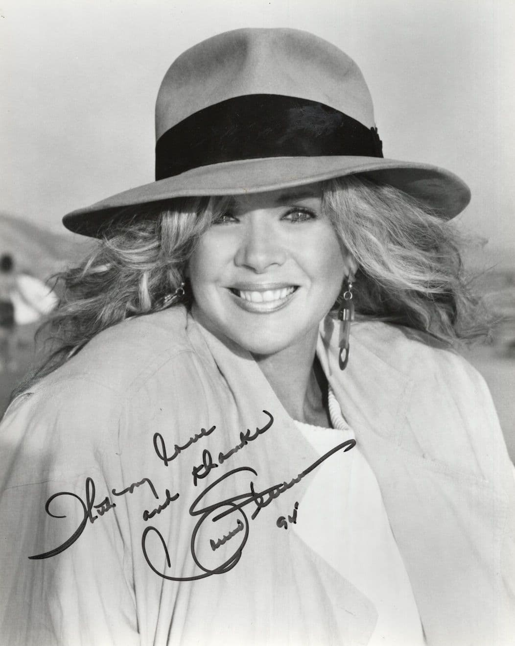Connie Stevens Stunning 10x8 Hand Signed Photo