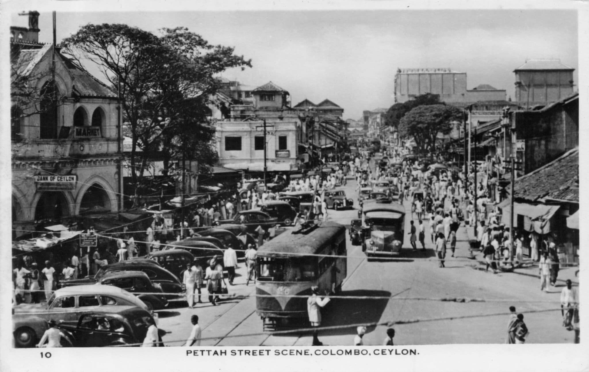 Crazy Rush Hour at Pettah Street Colombo Ceylon Bank Old RPC Postcard