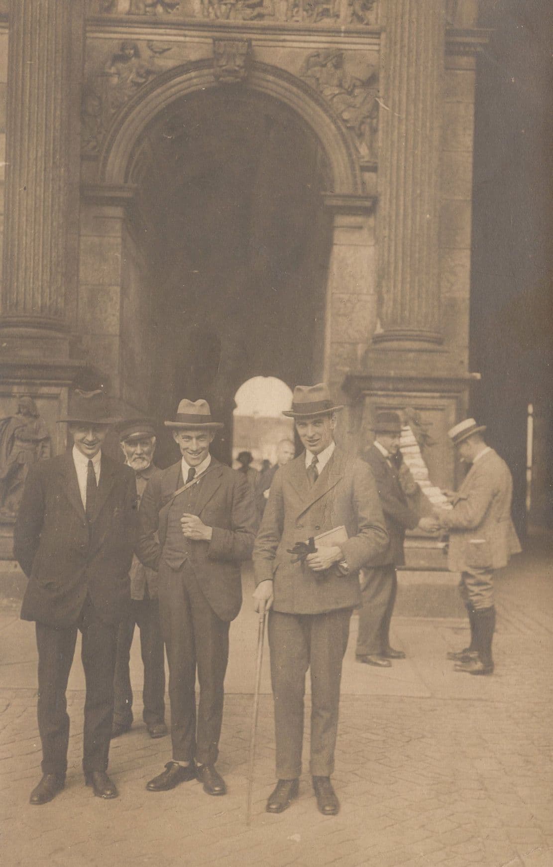 Dresden Art Gallery Eccentric Art Visitors 1922 German Postcard