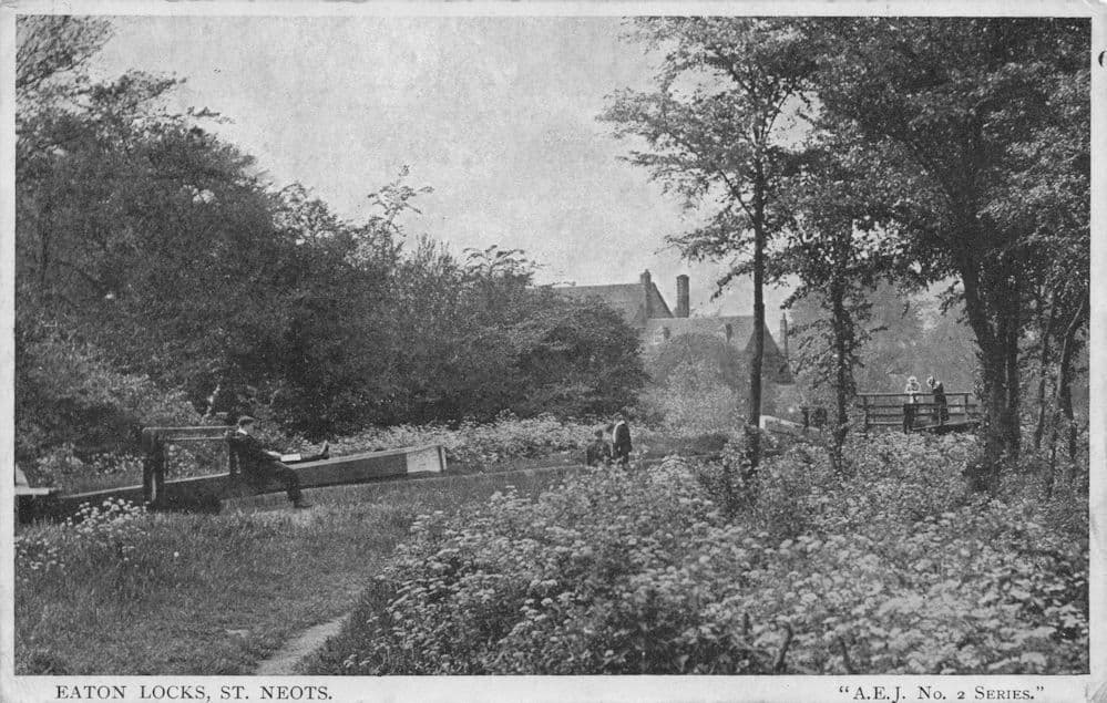 Eccentric Man at Eaton Locks St Neots Cambridge Old Postcard
