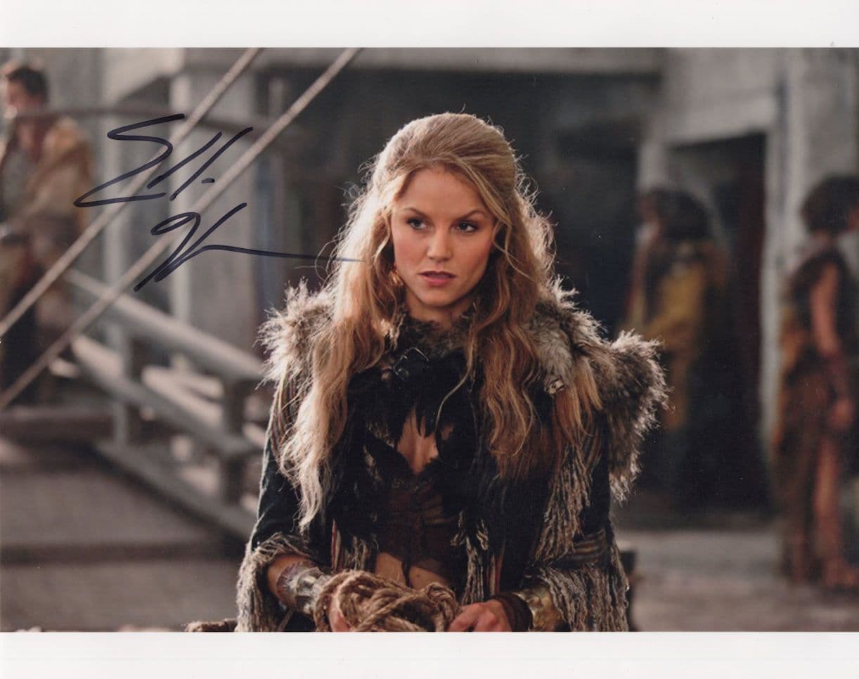 Ellen Hollman Spartacus Stunning 10x8 Hand Signed Photo