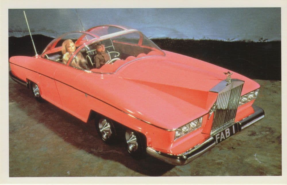 FAB 1 Gerry Anderson Car Parker Lady Penelope Thunderbirds Postcard