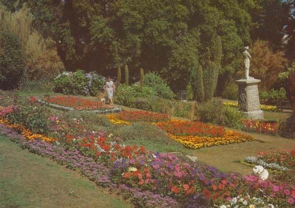Falmouth Queen Mary Gardens Visitor & Dog Postcard