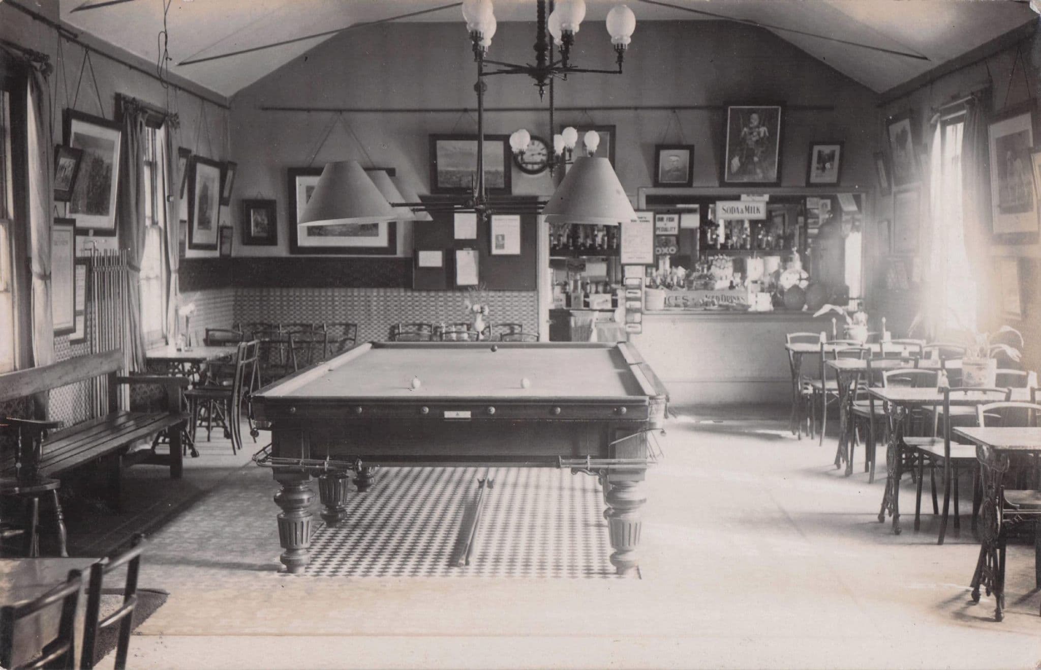 Farnborough Hants Billiard Snooker Room Table Institute Old RPC Postcard