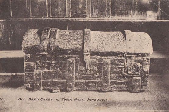 Fordwich Kent Old Trunk Deed Chest & Visitor Exhibit Message Old Postcard
