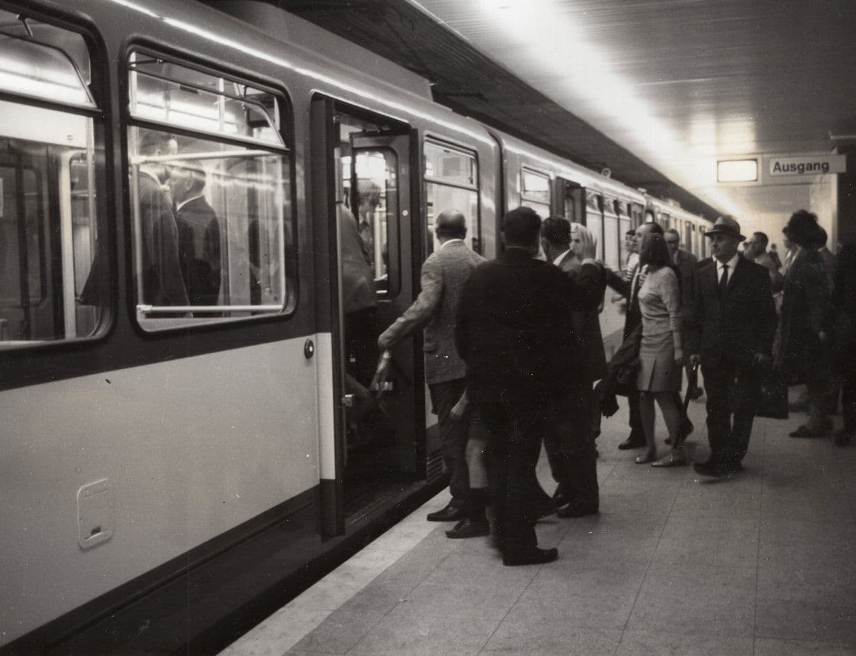 Frankfurt Ausgang Rush Hour Station German 9x6 Train Press Photo