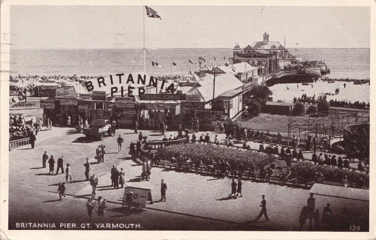 Frankie Howerd Live at Great Yarmouth Britannia Pier RPC 1950s Postcard