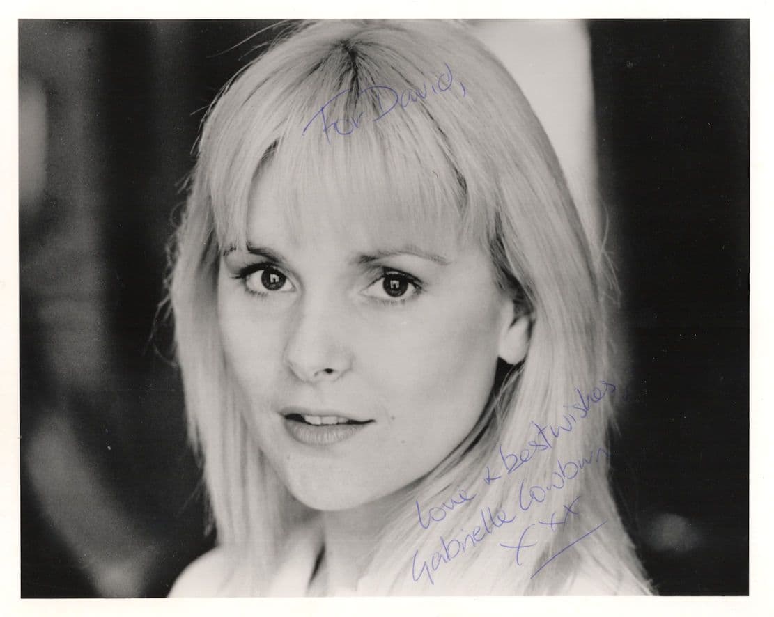 Gabrielle Cowburn Cardiac Arrest The Vet Large 8x6 Hand Signed Photo